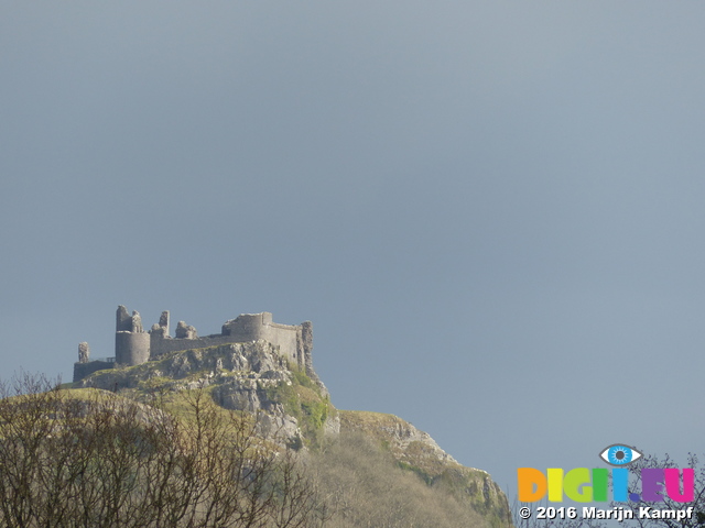 FZ025650 Carreg Cennen Castle